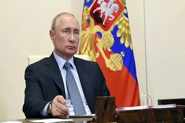 Путин поручил включить историю религий в программу вузов