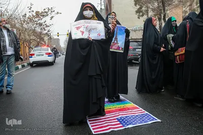تجمع مردمی دانشجویی مقابل سفارت فرانسه