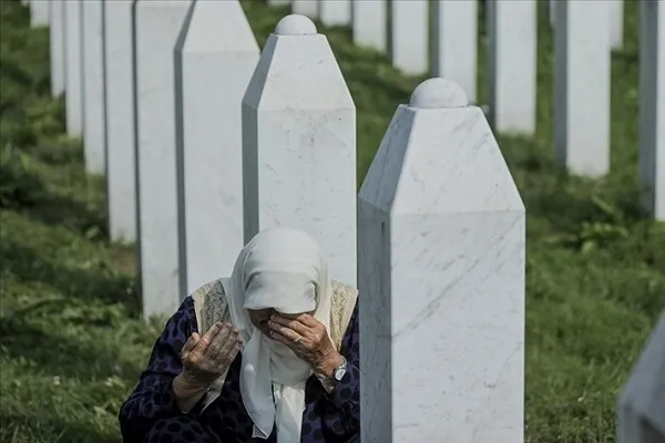 Srebrenitsa soykırımında savaş suçu işledikleri şüphesiyle 5 kişi gözaltına alındı