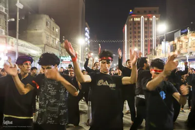 بین الحرمین در انتظار پیکر مطهر رهبر شهید