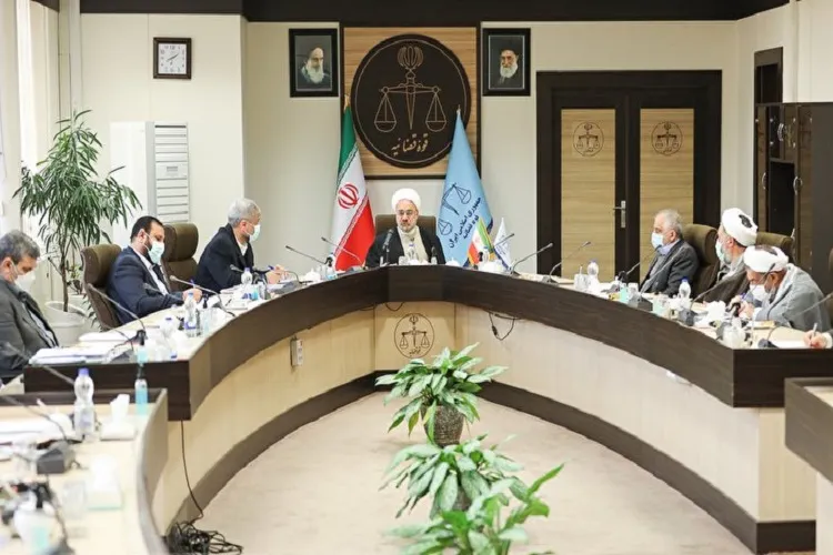 تأکید رهبر معظم انقلاب بر تصویب قانون برای دادگاه‌های اقتصادی موضوع «استجازه» است