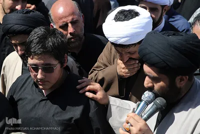 مراسم تدفین پیکر پاک مجاهد جانباز شهید حجت الاسلام سید «مهدی تقوی» از شهدای حادثه تروریستی مجلس در گلزار شهدای قم
