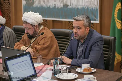 همایش ملی تجلیل از واقفین حرم مطهر رضوی در اصفهان