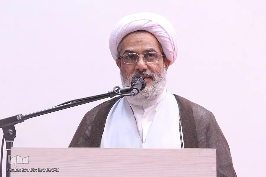 فعالیت در راستای اعتلای آموزه‌های قرآنی تکلیف همگانی است