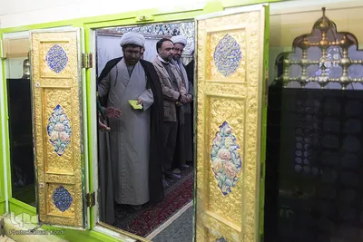 غبارروبی آستان امام زاده حسن(ع) با حضور اصحاب رسانه