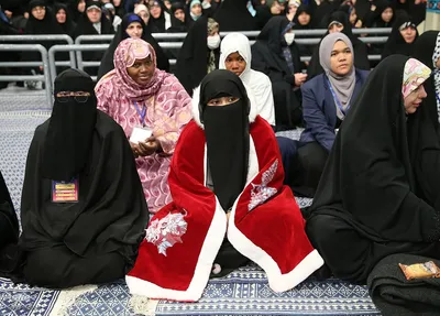 دیدار شرکت‌کنندگان مسابقات بین‌المللی قرآن کریم با رهبر معظم انقلاب
