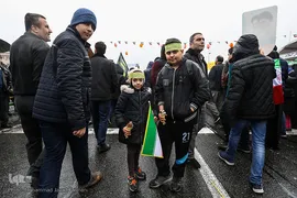 شکوه چهل سالگی/ تهران خیابان آزادی