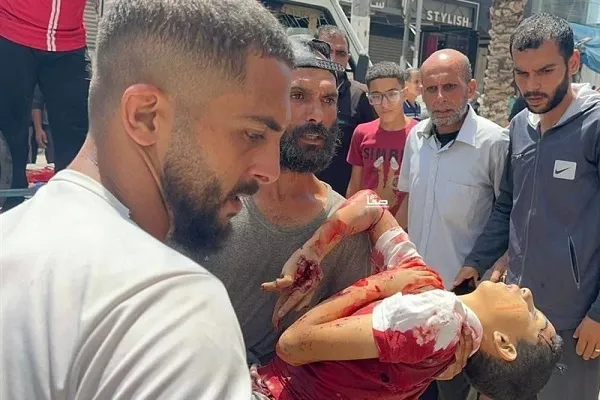 7 شهداء بينهم نساء وأطفال بقصف غزة واستهداف شاب في طولكرم