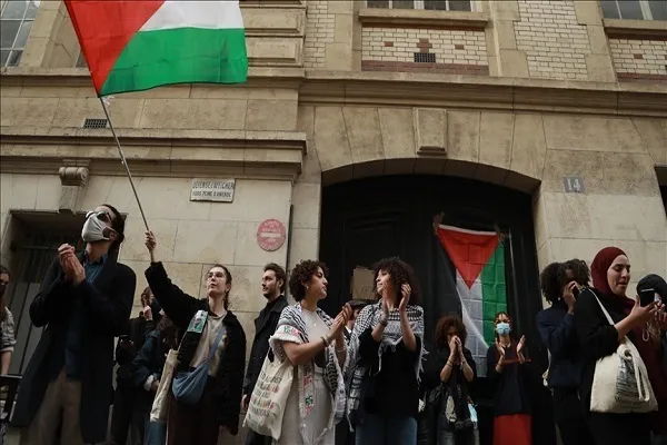 Universidade Sorbonne Cúmplice no Genocídio de Israel em Gaza: Manifestantes Pró-Palestina