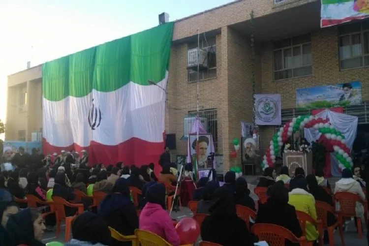 زنگ انقلاب در مدارس فارس نواخته شد