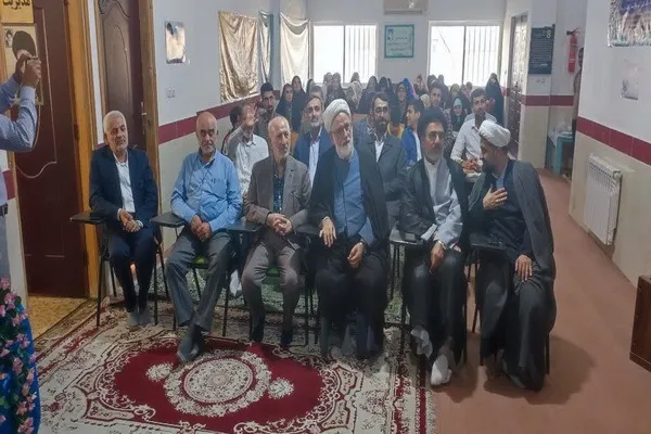 مراسم تجلیل از چهار نفر از حافظان کل قرآن کریم در مؤسسه فرهنگی قرآن و عترت نورین بابل