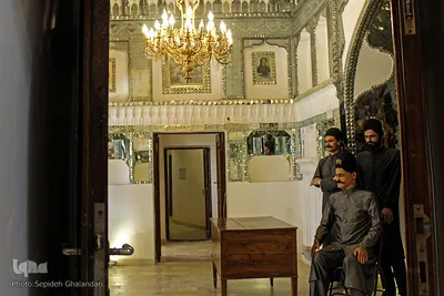 نگاهی به تاریخ در عمارت جهانی اکبریه بیرجند