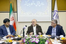 بازدید علی‌اکبر صالحی، معاون رئیس‌جمهور و رئیس سازمان انرژی اتمی کشور از ایکنا