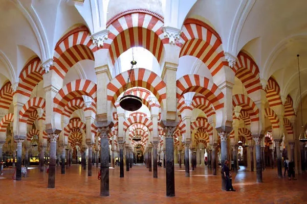 Kebimbangan tentang bahaya kemusnahan Masjid Besar Cordoba di Sepanyol + Gambar