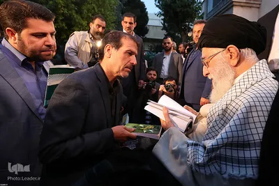 دیدار جمعی از شاعران و اهالی فرهنگ و ادب با رهبر انقلاب