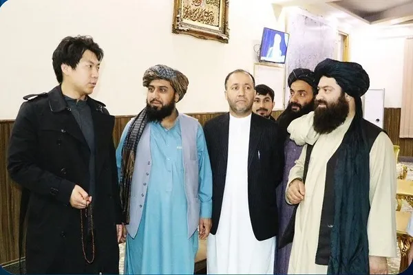Afganistan’nın Belh kentinde Çinli işadamı Müslüman oldu