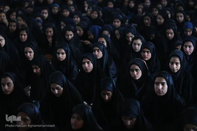 کاروان قرآنی انقلاب در دبیرستان عشایری شبانه روزی عفاف شهرستان عنبرآباد