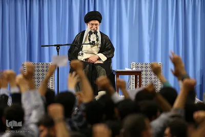 دیدار جمعی از دانشجویان با رهبر انقلاب