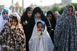 نماز عید سعید فطر در جوار سیدالکریم (ع)