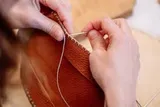 ارائه آموزش‌های فنی به هنرمندان محلی به‌منظور تقویت اقتصاد خانوار در هیرمند