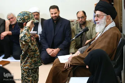 دیدار جمعی از خانواده‌های شهدای مدافع حرم با رهبر معظم انقلاب
