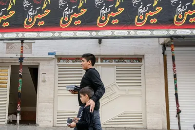 پخت و توزیع غذای نذری در روز اربعین حسینی
