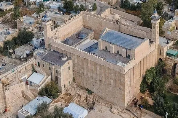 La  mosquée Al-Ibrahimi fermée