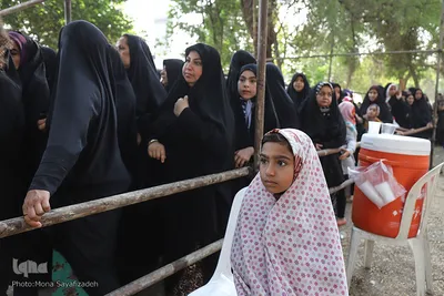 توزیع بسته‌های غذایی طرح «ضیافت علوی» در اهواز 