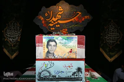 زیارت پیکرهای مطهر و تازه تفحص شده ۱۳۵شهید گمنام دفاع مقدس در معراج الشهدای تهران