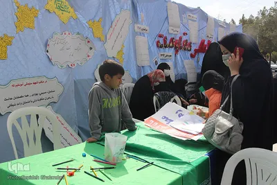 نمایشگاه استکبارستیزی دانش‌آموزان بیرجندی