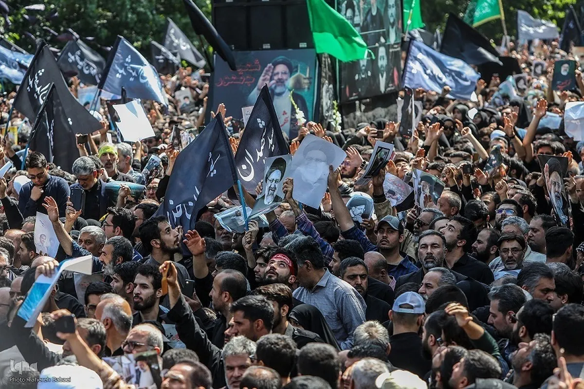 تھرانیوں کا شہید صدر سے خدا حافظی کے مناظر