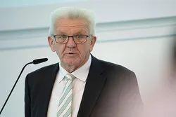 Kretschmann dankt Moscheen, Kirchen und Synagogen in Corona-Krise