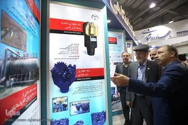 بازدید حسن مسلمی نائینی، رئیس جهاددانشگاهی از غرفه این نهاد انقلابی در نمایشگاه