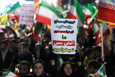 نمایش پهپاد شاهد ۱۳۶ در اجتماع شبانه تبریزی‌ها