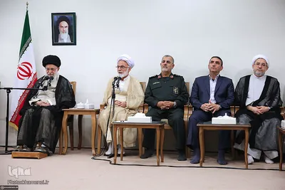 دیدار دست‌اندرکاران کنگره ملی ۶۲۰۰ شهید استان مرکزی با رهبر انقلاب