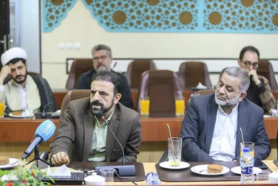 نشست معرفی و نقد و بررسی کتاب همزاد تنهایی