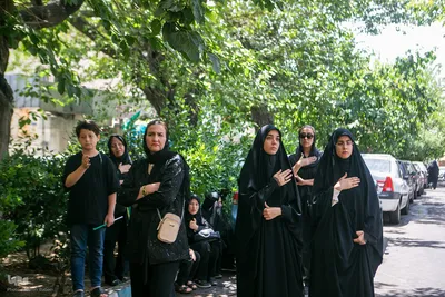 ظهر عاشورای حسینی در میدان شهدای ده‌ونک
