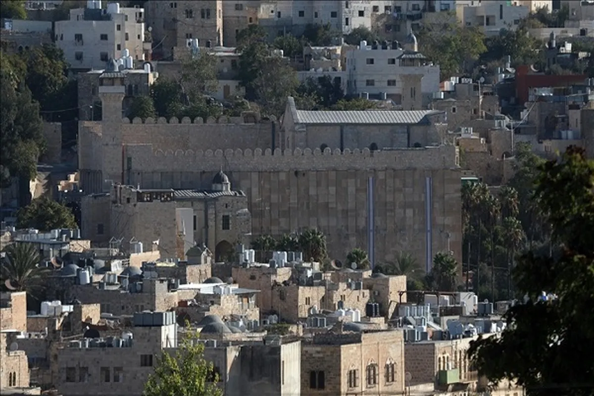 Israel Imposes Curfew in Al-Khalil, Settlers Storm Ibrahimi Mosque  