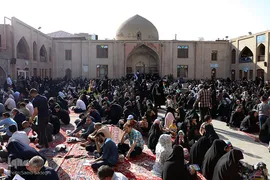 مراسم قرائت دعای پرفیض عرفه در امام زاده سید حمزه (ع) تبریز
