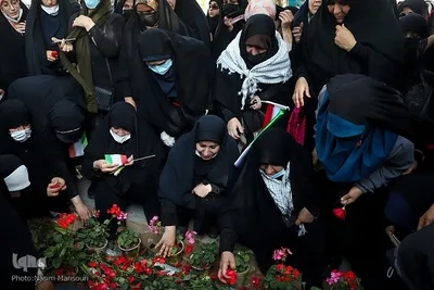 تشییع شهید گمنام با حضور دانش‌آموزان در اهواز