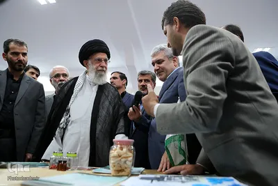 بازدید رهبر انقلاب از نمایشگاه شرکت‌های دانش‌بنیان و فناوری‌های برتر (ایران ساخت)