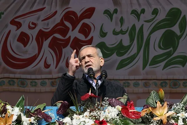 ایران در مقابل زیاده‌خواهی‌های آمریکا سر خم نخواهد کرد