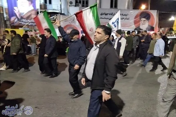 شب‌های وفاداری در بابلسر؛ شکوه اجتماع مردمی در میدان شهدا و بیعت با رهبری