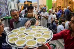 لحظه افطار در مساجد 