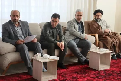 دیدار شهردار تبریز با خانواده شهدای جنگ رمضان