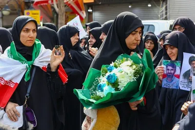 تشییع پیکر مطهر 13 شهید جنگ رمضان در تبریز