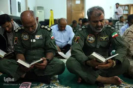 برگزاری محفل انس با قرآن کریم در تیپ تکاوران نیروی دریایی سپاه هرمزگان