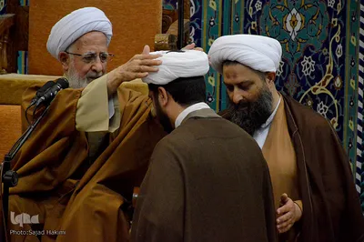 جشن عمامه گذاری طلاب در میلاد امام زمان(ع) در قم