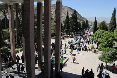 گردشگران نوروزی در آرامگاه سعدی‎‎