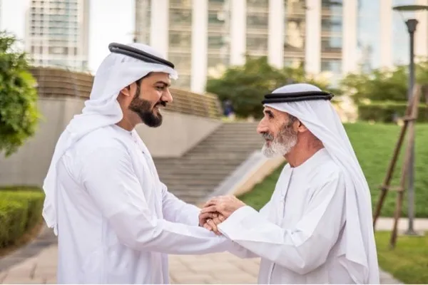 المُبادِرُ بالتَّحيَّة يقوم بعمل أخلاقي رفيع